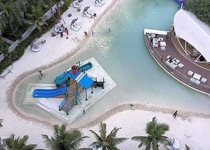 One Bedroom In Hotel *